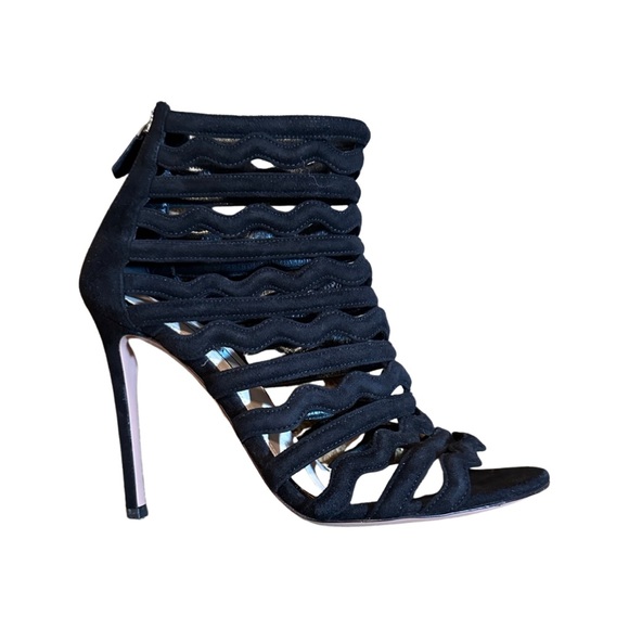 Prada - Picture 2 of 7